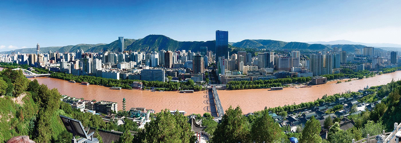 創(chuàng)建優(yōu)質(zhì)精品工程，營造綠色生態(tài)環(huán)境